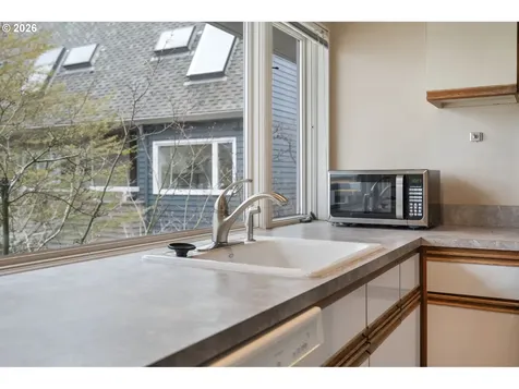194 N Hayden Bay Drive Portland OR 97217