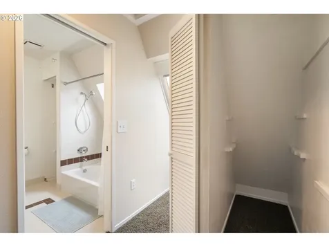 194 N Hayden Bay Drive Portland OR 97217