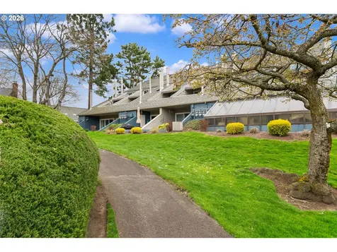 194 N Hayden Bay Drive Portland OR 97217