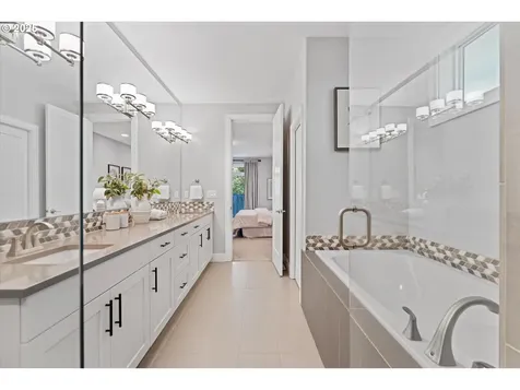 8397 SW 80th Avenue Portland OR 97223
