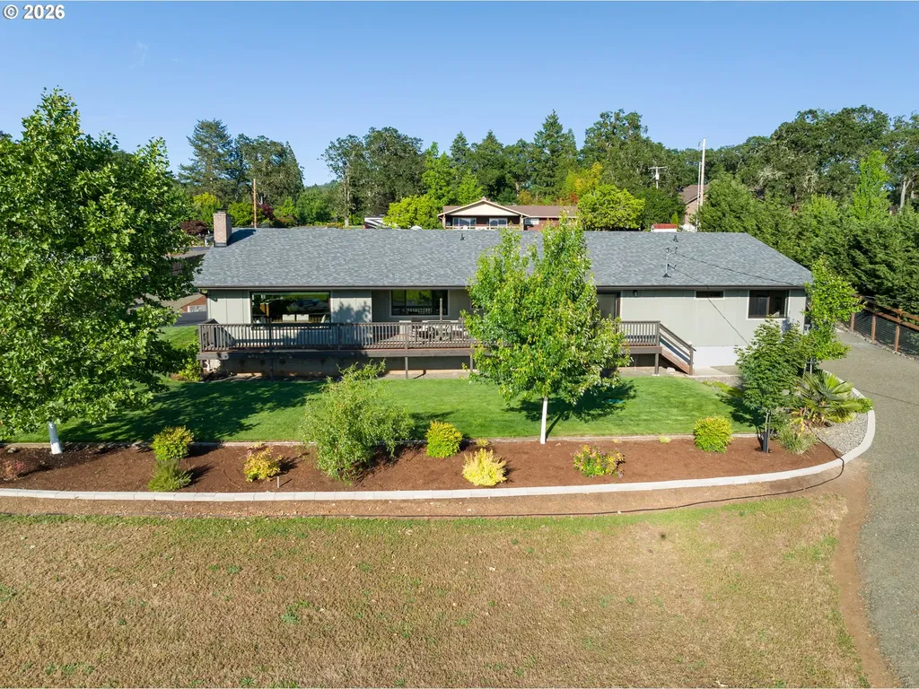10 Ridgewood Drive Roseburg OR 97471