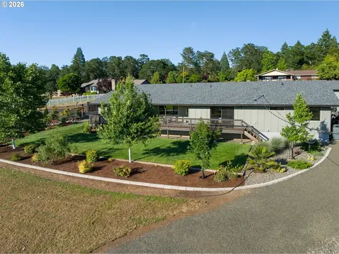 10 Ridgewood Drive Roseburg OR 97471