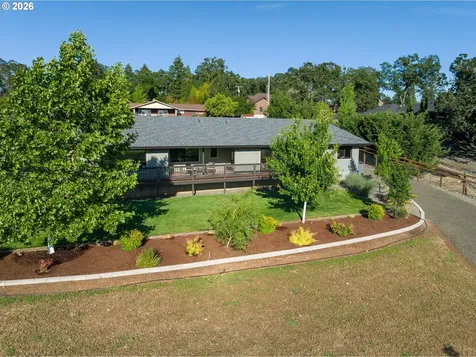 10 Ridgewood Drive Roseburg OR 97471
