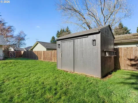 1011 NE 82nd Avenue Vancouver WA 98664