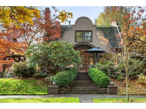 411 NE Laddington Court Portland OR 97232