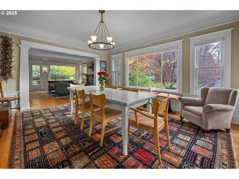 411 NE Laddington Court Portland OR 97232