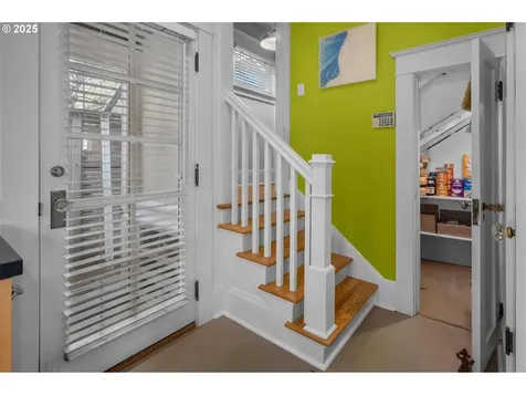 411 NE Laddington Court Portland OR 97232