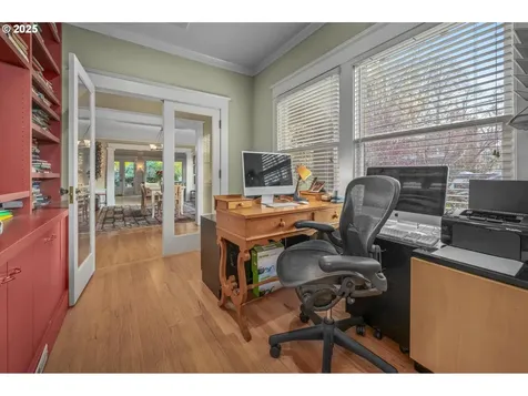 411 NE Laddington Court Portland OR 97232