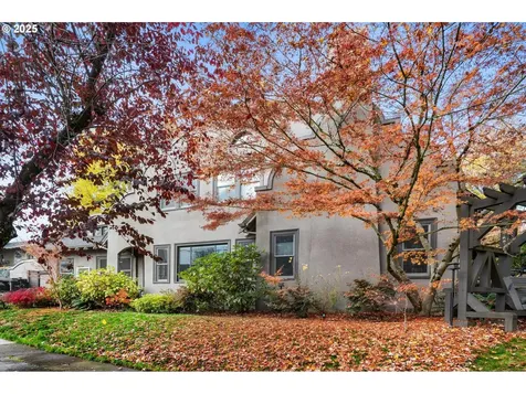411 NE Laddington Court Portland OR 97232