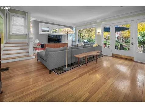 411 NE Laddington Court Portland OR 97232
