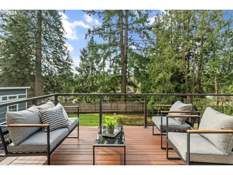 5522 SW Nebraska Street Portland OR 97221