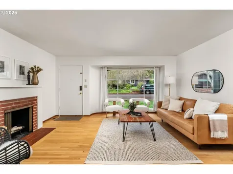 5522 SW Nebraska Street Portland OR 97221