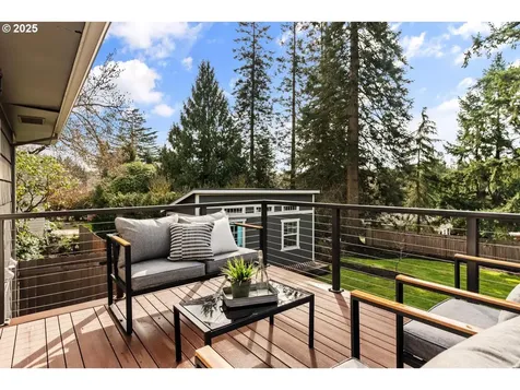 5522 SW Nebraska Street Portland OR 97221
