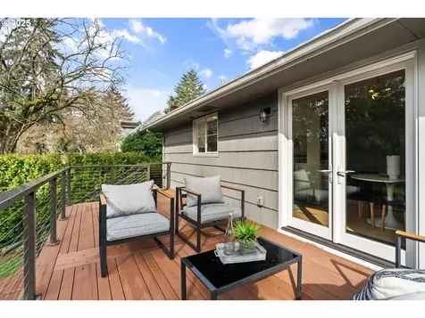 5522 SW Nebraska Street Portland OR 97221