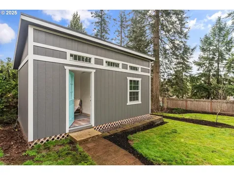 5522 SW Nebraska Street Portland OR 97221