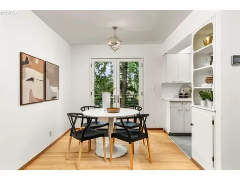 5522 SW Nebraska Street Portland OR 97221