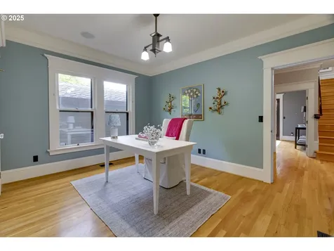 554 NE Royal Court Portland OR 97232