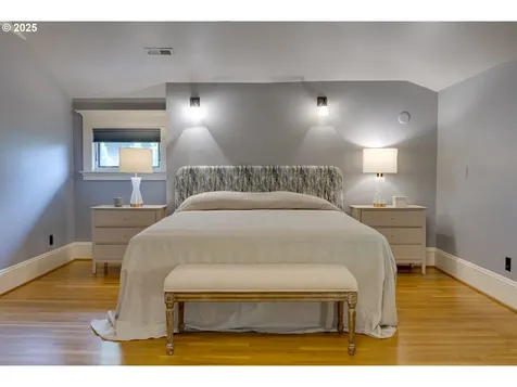 554 NE Royal Court Portland OR 97232
