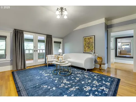 554 NE Royal Court Portland OR 97232
