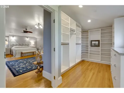 554 NE Royal Court Portland OR 97232