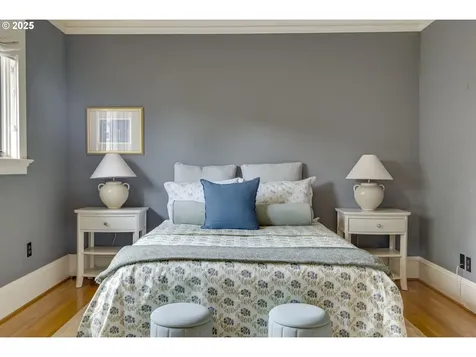554 NE Royal Court Portland OR 97232