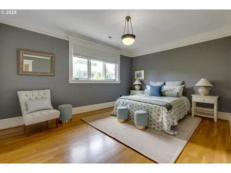 554 NE Royal Court Portland OR 97232