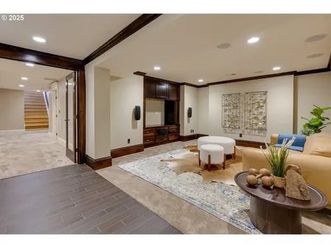 554 NE Royal Court Portland OR 97232