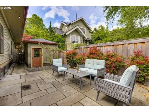554 NE Royal Court Portland OR 97232