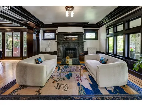554 NE Royal Court Portland OR 97232