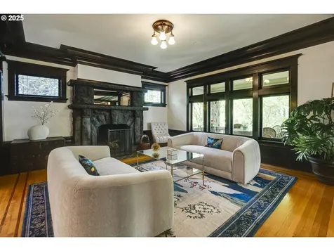 554 NE Royal Court Portland OR 97232