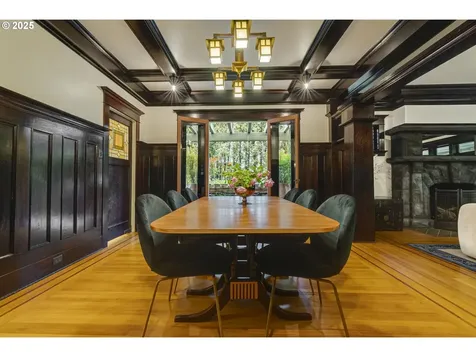 554 NE Royal Court Portland OR 97232
