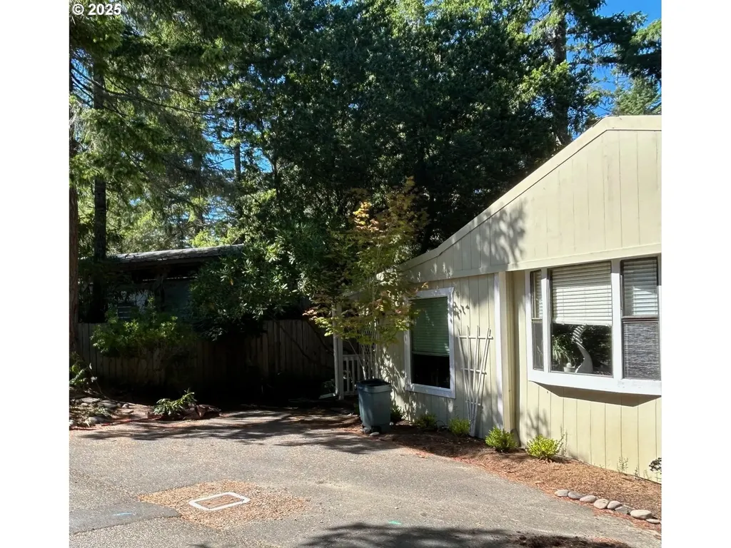 238 Horseshoe Bend Florence OR 97439