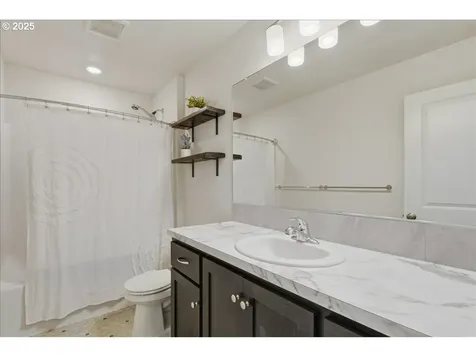 15911 NE 32nd Street Vancouver WA 98682