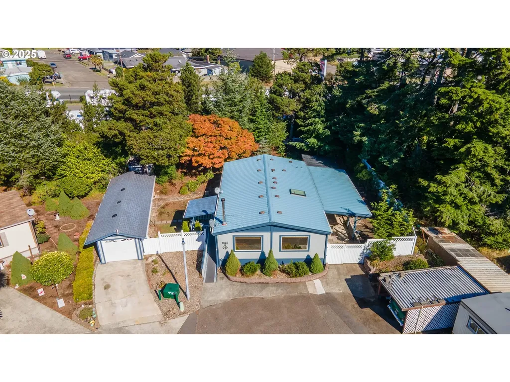 1865 Shorepines Circle Coos Bay OR 97420