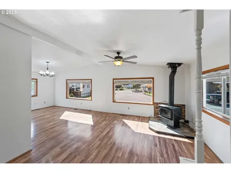1865 Shorepines Circle Coos Bay OR 97420