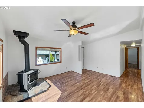 1865 Shorepines Circle Coos Bay OR 97420