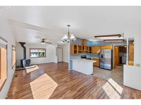 1865 Shorepines Circle Coos Bay OR 97420