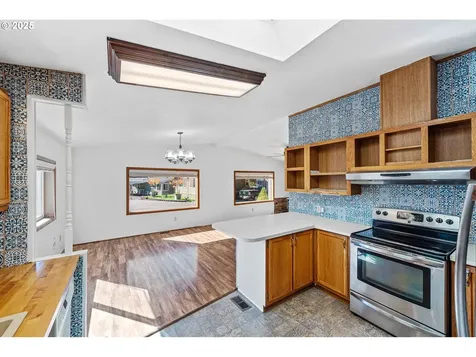1865 Shorepines Circle Coos Bay OR 97420