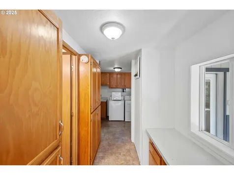 1865 Shorepines Circle Coos Bay OR 97420