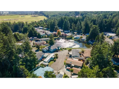 1865 Shorepines Circle Coos Bay OR 97420