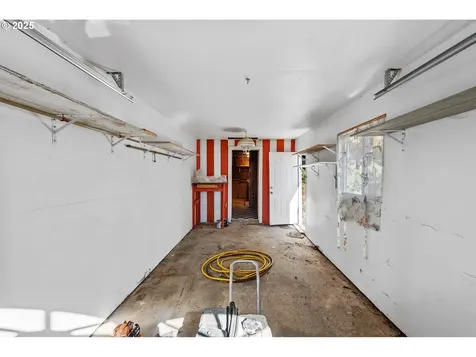 1865 Shorepines Circle Coos Bay OR 97420