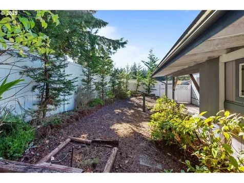 1865 Shorepines Circle Coos Bay OR 97420