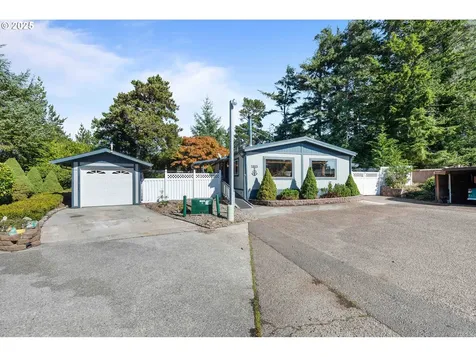 1865 Shorepines Circle Coos Bay OR 97420