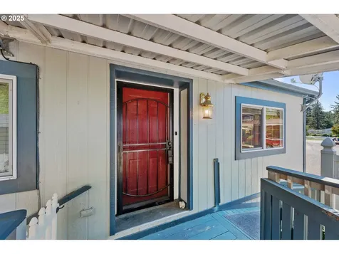 1865 Shorepines Circle Coos Bay OR 97420
