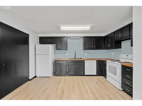 2205 SW Perkins Avenue Pendleton OR 97801