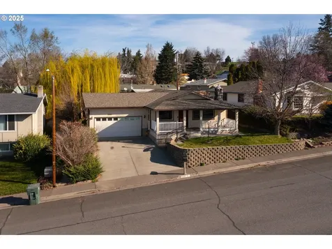 2205 SW Perkins Avenue Pendleton OR 97801