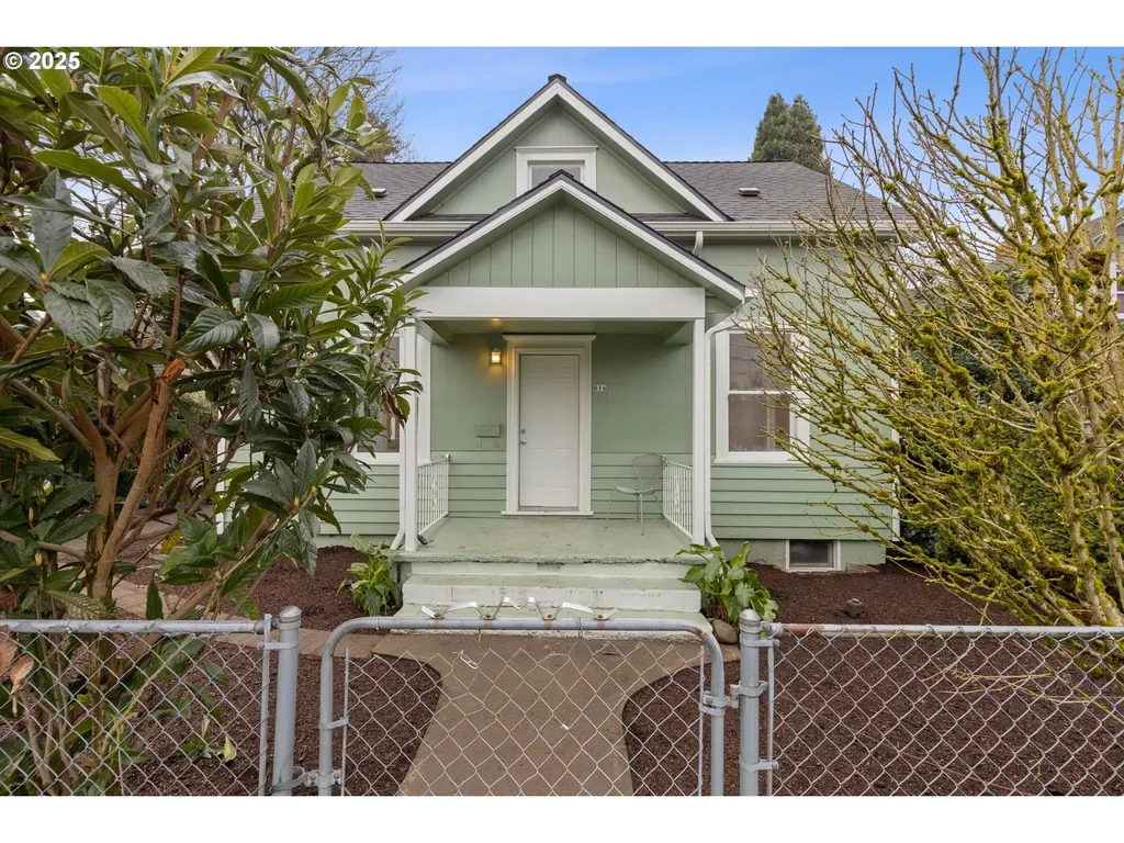 816 N Emerson Street Portland OR 97217