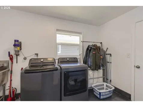 12410 NE Morris Street Portland OR 97230