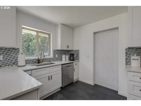 12410 NE Morris Street Portland OR 97230