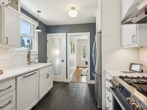 3579 NE Stanton Street Portland OR 97212